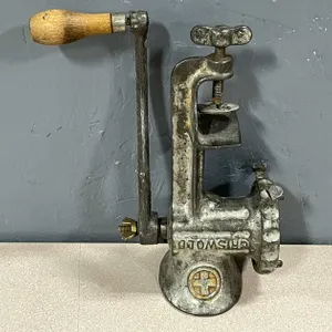 Antique Griswold Nut Grinder (T4)