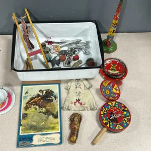Vintage Toys (T4)