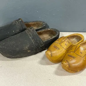 Vintage Wooden Shoes (T4)
