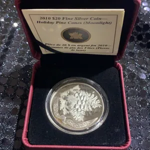 2010 $20 Fine Silver Canada Coin Holiday Pine Cones Swarovski 999 Silver 31.39g