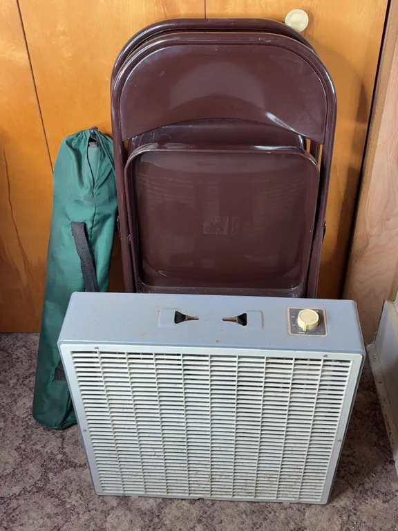 3 Metal Folding Chairs, Box Fan, Bag