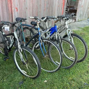 4 Mountain Bicycles, Mixed Brands