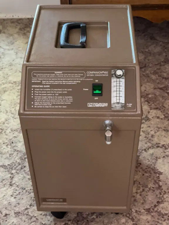 Puritan Bennett Companion 492 Oxygen Concentrator