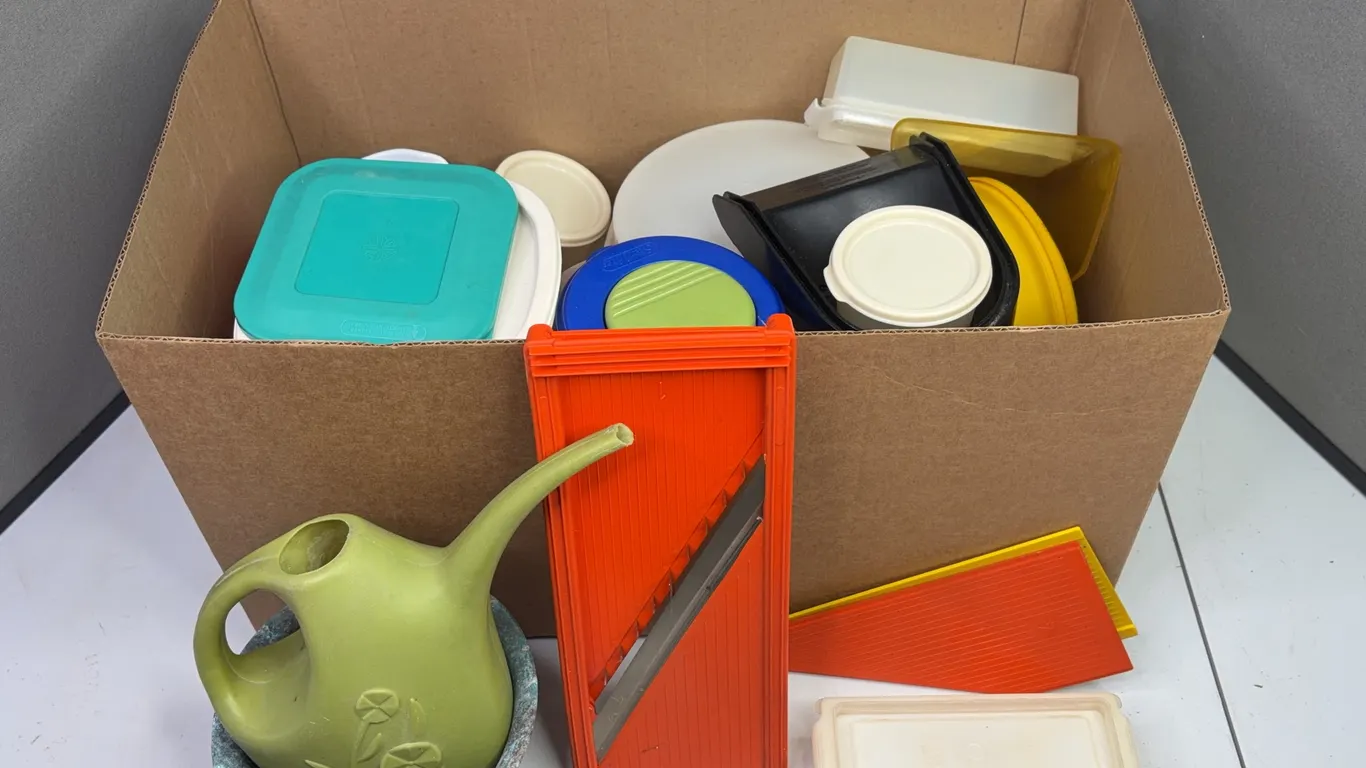 Kitchenware Lot With Presto PopLite Popper