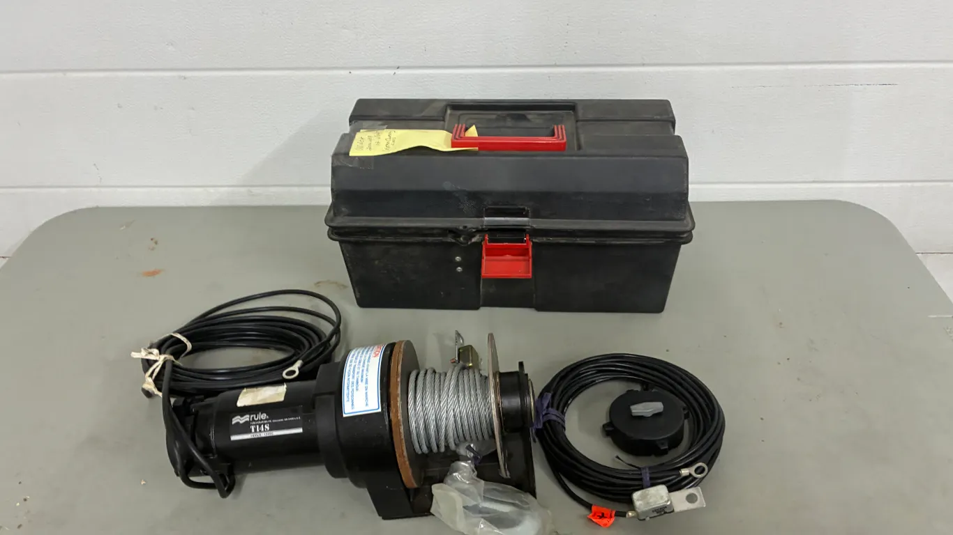 1400 Pound Winch (Still in Box)