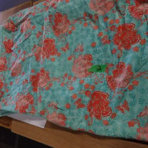 UNCLAIMED STORAGE:  FLAT C/W ASSORTED CUSHION COVERS