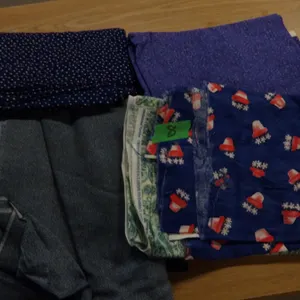 UNCLAIMED STORAGE:  FLAT C/W ASSORTED SEWING MATERIAL