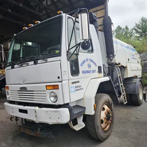 2007 Freightliner FC80 Sweeper with Vac Body