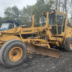 1997 Champion 720AVHP Grader