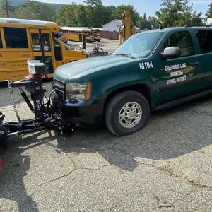 (M104) 2008 Chevrolet  Suburban with Plow