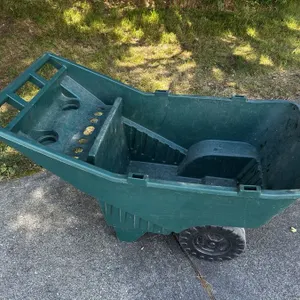 Rubbermaid Cart