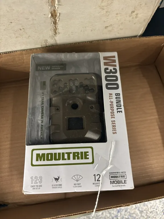 Moultrie W300 Bundle New in Box