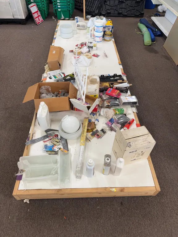 Contents of wood Table