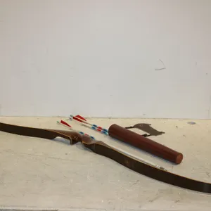 Shakespear Archery Equipment Tioga Model X-21 Bow & Arrows