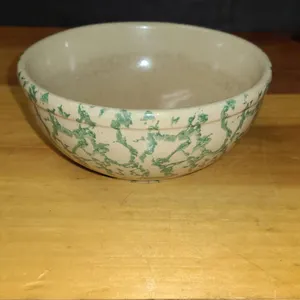 Pueblo Pottery Bowl P.O.P. Co. Chile, Ohio Speckled Glaze