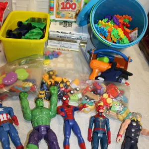 Marvel Figures & Toys
