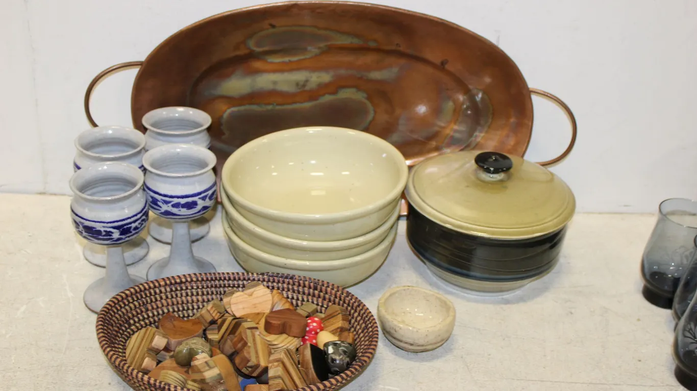 Pottery, Basket & Décor