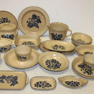 Pfaltzgraff Yorktowne Dinnerware