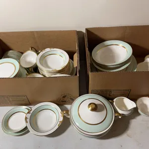 Large Pope Gosser USA Dinner & Serving Ware Set