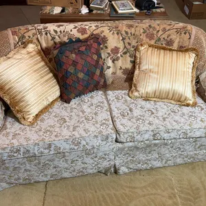 Upholstered Love seat - approx. 5.5