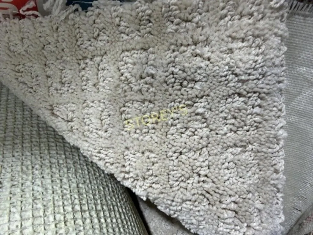 Mushroom Cut & Loop Carpet ~41'4 x 12'