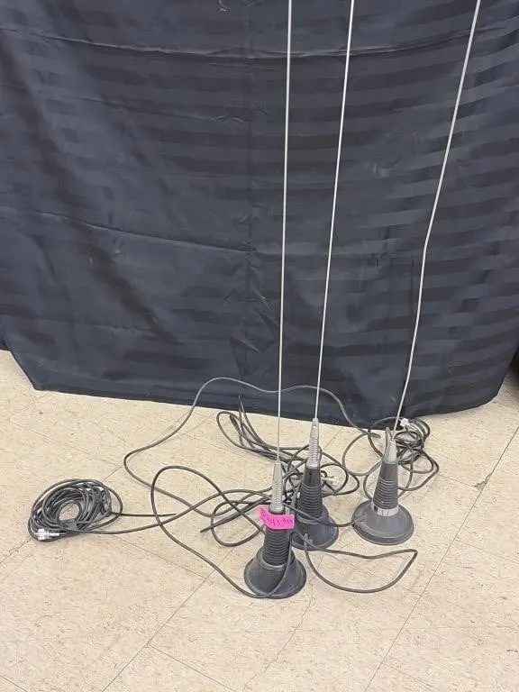 Magnetic-mount mobile antennas