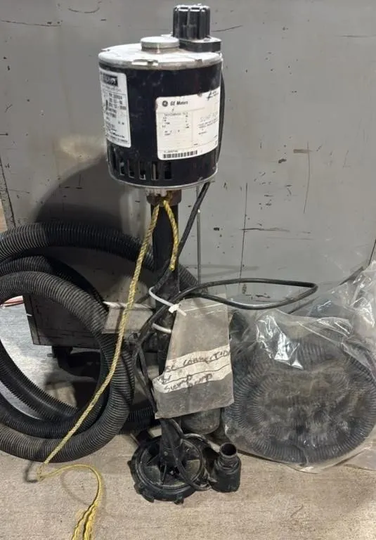 Mastercraft Sump Pump & Hose. Runs.
