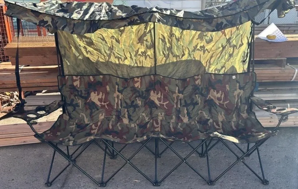 4 Man Camo Folding Chairs w/Canopy. *LY