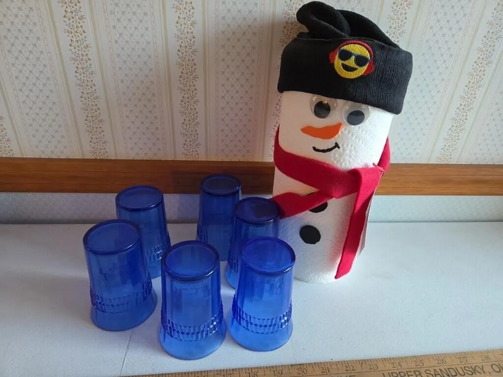 6 Blue Drinking Glasses, Snowman Paper Towel Roll