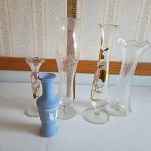 4 Vases; (1 Avon)