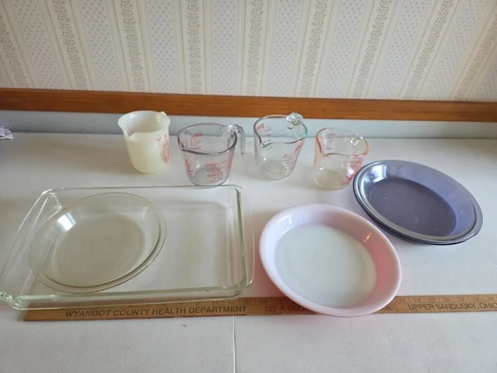 3 Measuring Cups (1 Anchor Hocking, 2 Pyrex, 1 Pla