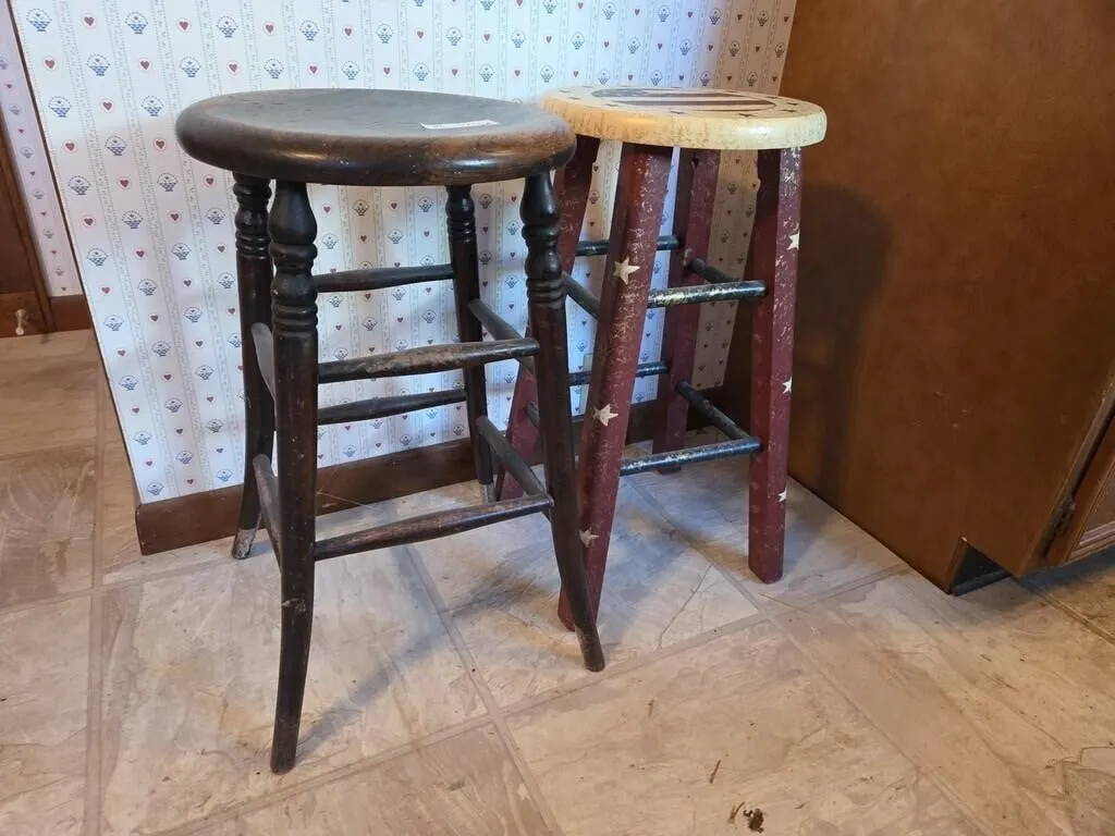 2 Stools