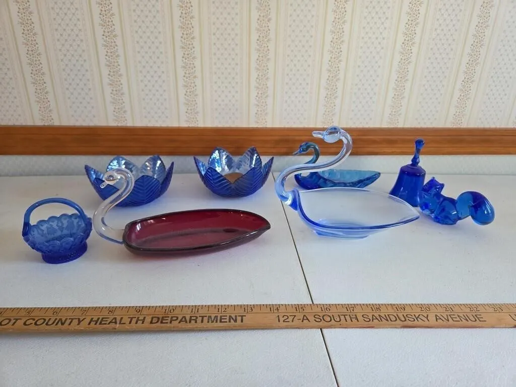 Pair Tiffin Swans, Misc Glass