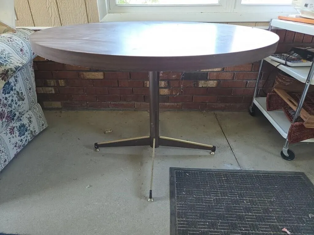 Round Dinette Table 42"