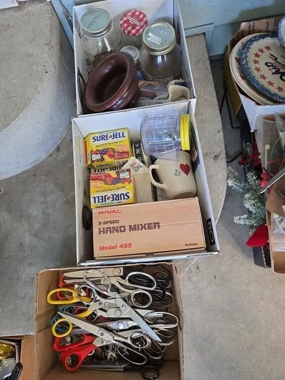 Jars and Scissors