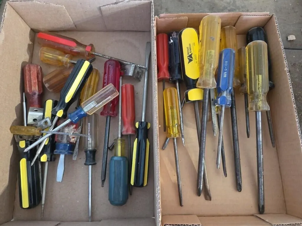 2 Boxes Screwdrivers