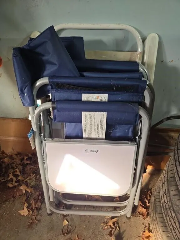 3 Folding Lawn Chairs