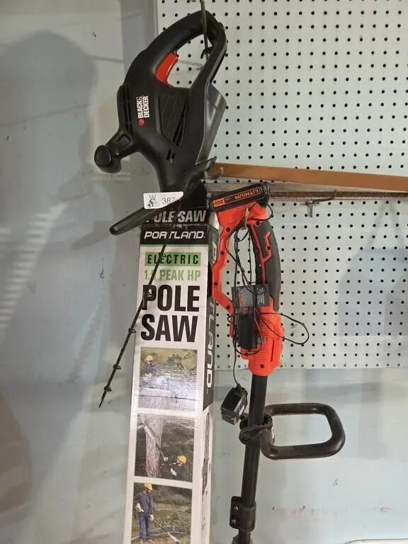 Black and Decker Battery Operated Saw, Electric 1.