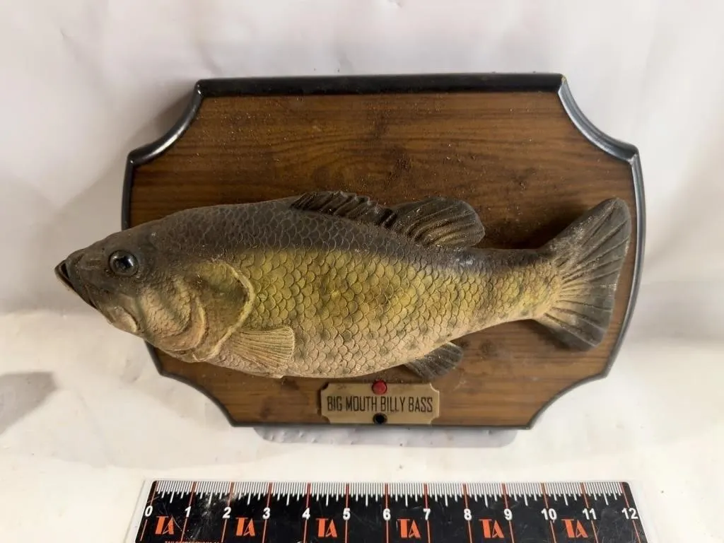 Big Mouth Billy Bass Singing Fish Wall Plaque