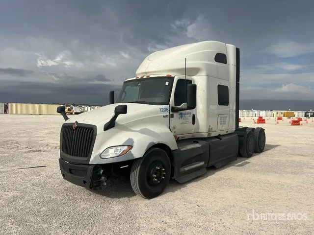 2022 International LT625 6x4 T/A Sleeper Truck Tractor