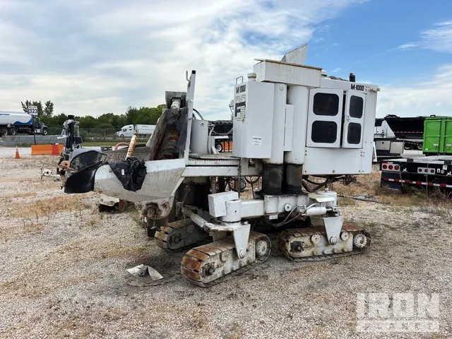1996 Miller Formless M-1000 Curb and Gutter Machine