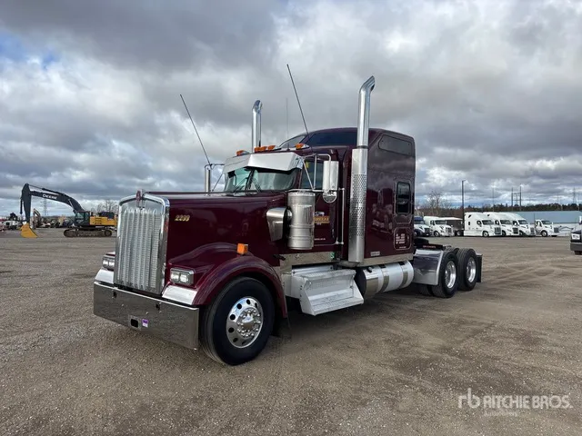 2022 Kenworth W900 6x4 T/A Sleeper Truck Tractor