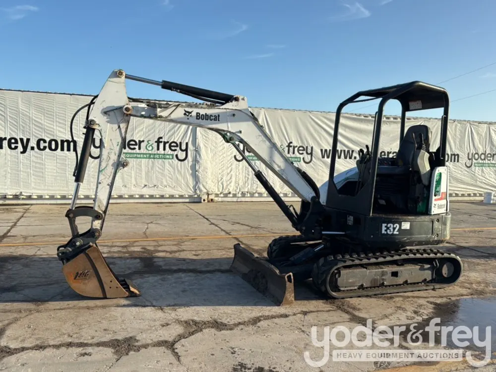 2014 Bobcat E32