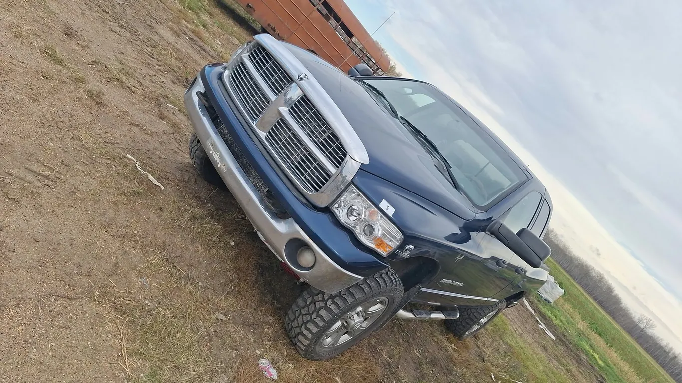 2004 Dodge ram 2500 Laramie, Quad cab crew cab 6 cycle 562159 Km. Runs and drives. Needs starting fluid on colder days. Vin# 3D7KU28C14G173623. Has TO