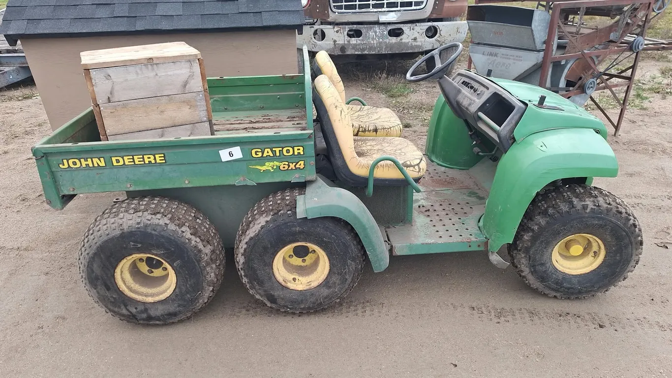 6x4 John deere gator for parts only