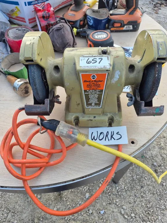 Black and Decker bench grinder test of the wor8