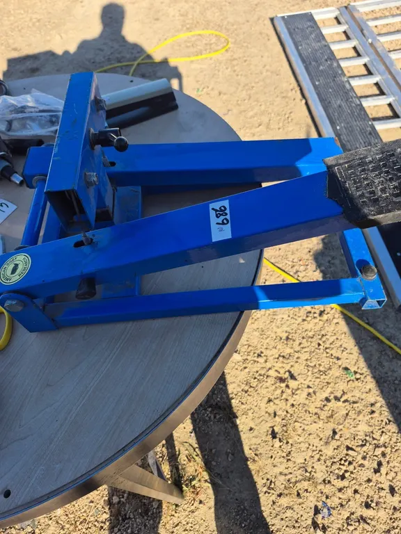 Stepping exercise machine.