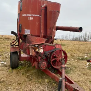 International 1150 grinder mixer, 540 PTO, working condition