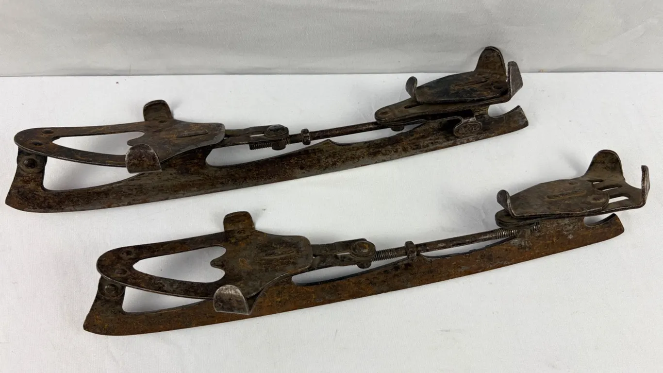 B&B Ice Skates