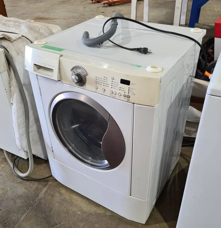 Frigidaire GLTF2940ES0 Front Load Washer